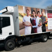 Der Kopf Ihrer Kunden ist der größte Kinosaal der Welt. »Wir produzieren die Filme dafür. Von der Idee bis zum fertigen Film. Erfahren Sie mehr...